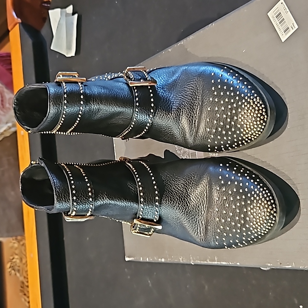 ✨ Vintage Vince Camuto Studded Black Leather Booties - Size 7.5 ✨